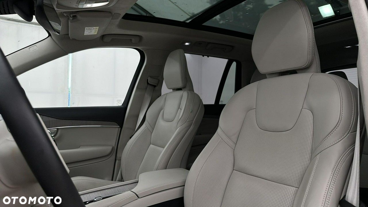 Volvo XC 90 T8 AWD Plug-In Hybrid Ultimate Dark 7os - 16