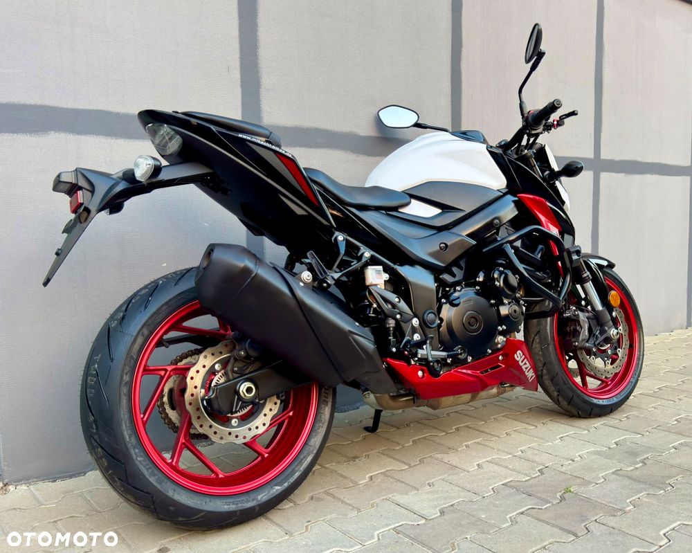 Suzuki GSX - 4