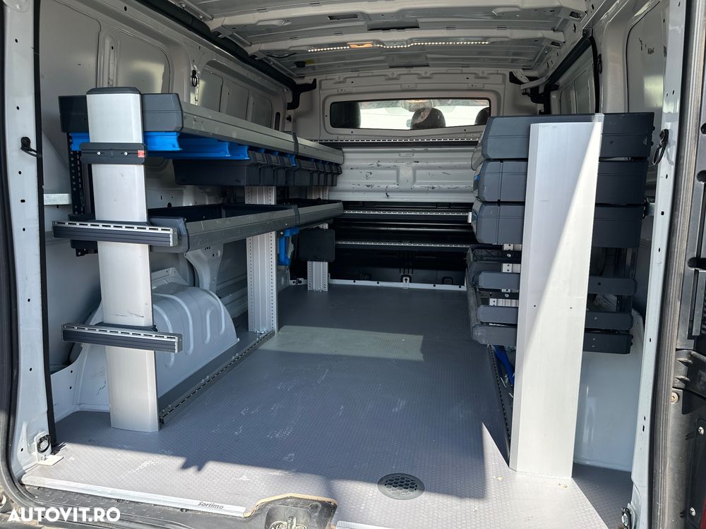 Renault Trafic - 12