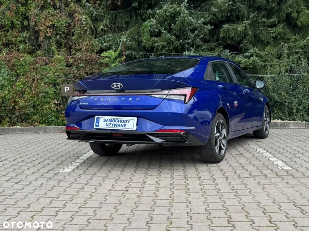 Hyundai Elantra 1.6 Executive CVT - 2