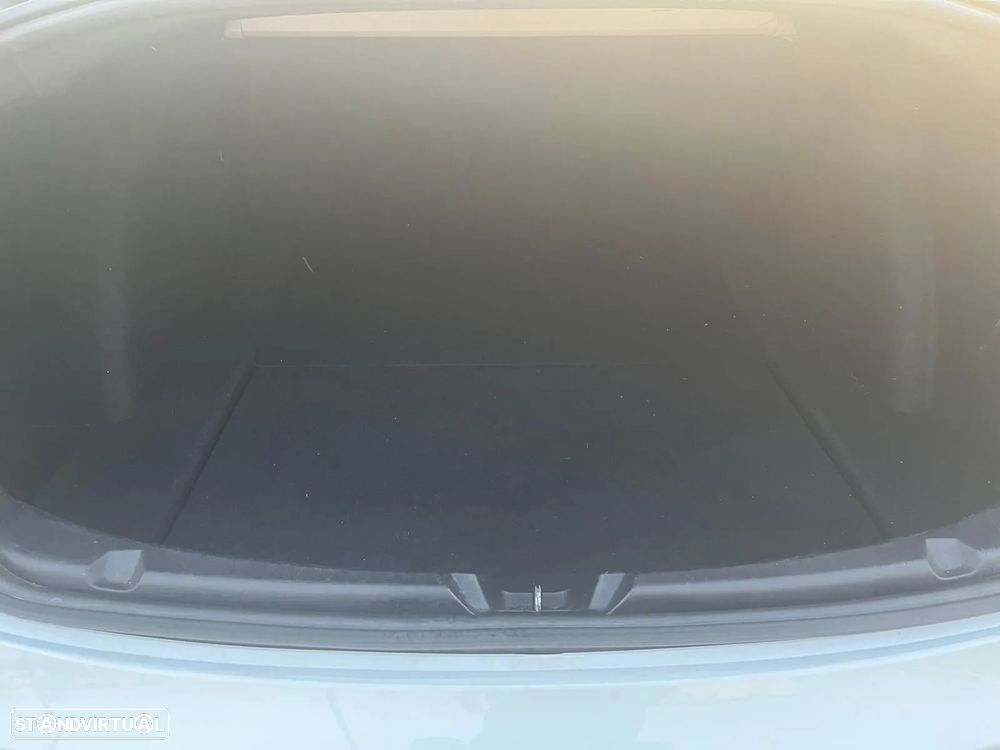 Tesla Model 3 RWD - 38