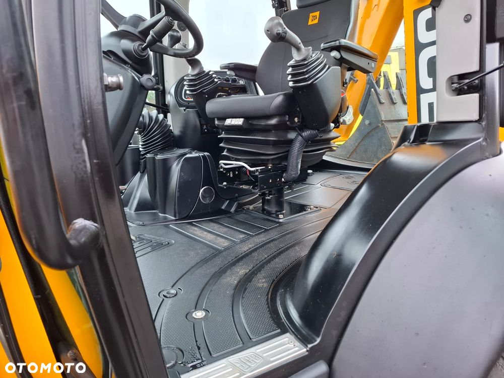 JCB 4CX - 38