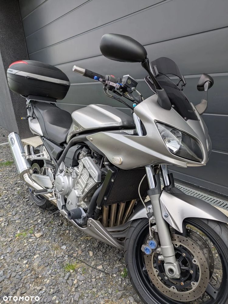 Yamaha FZS - 1