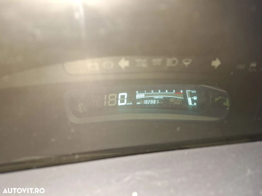 Toyota Yaris 1.4 D-4D Terra - 6