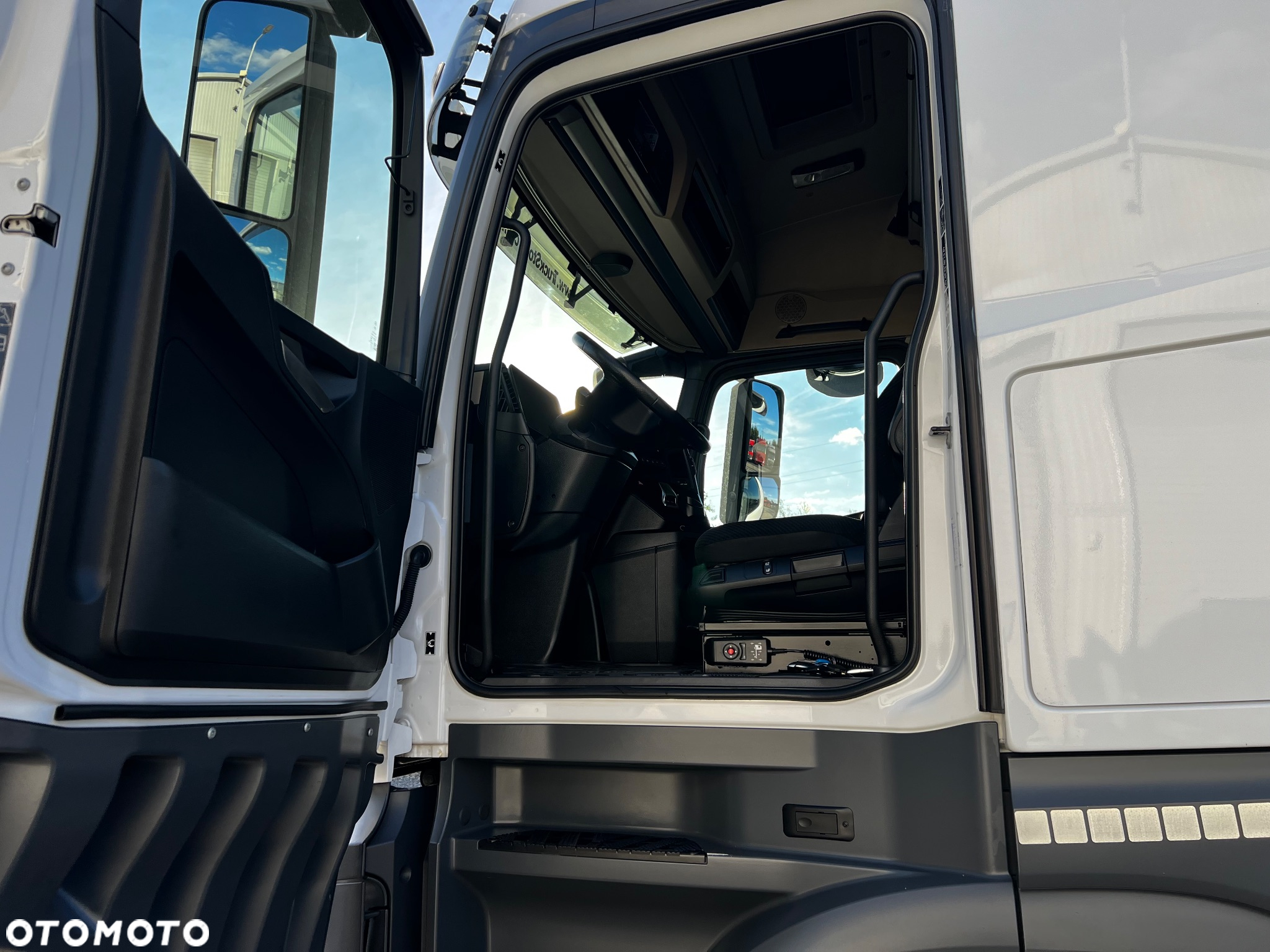 Mercedes-Benz Actros - 12