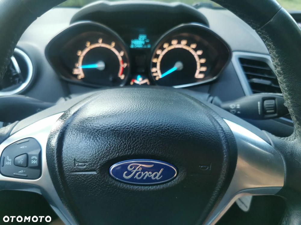 Ford Fiesta 1.4 Ghia - 8