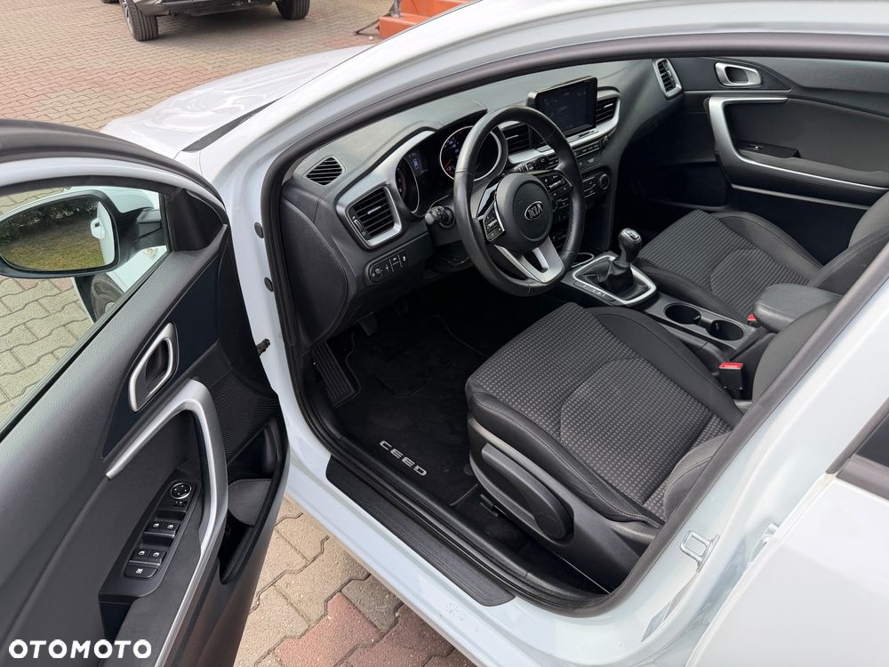 Kia Ceed 1.4 L Business Line Plus - 12