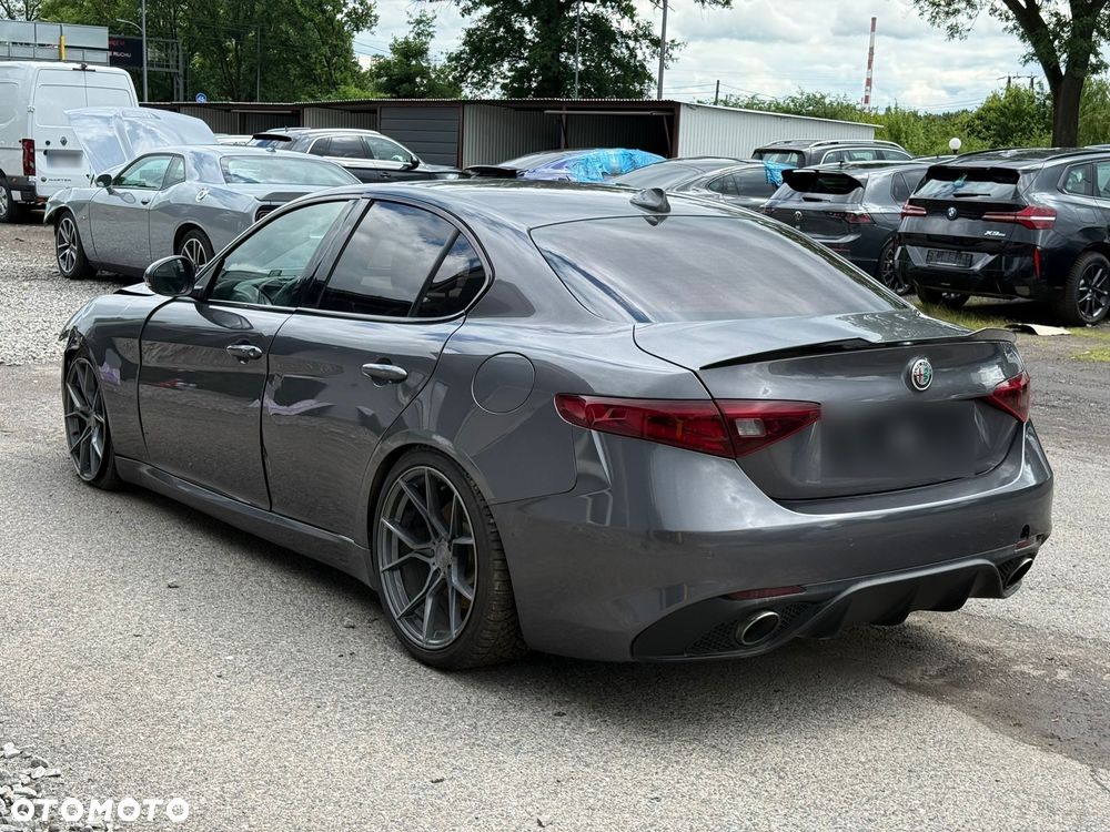 Alfa Romeo Giulia - 12