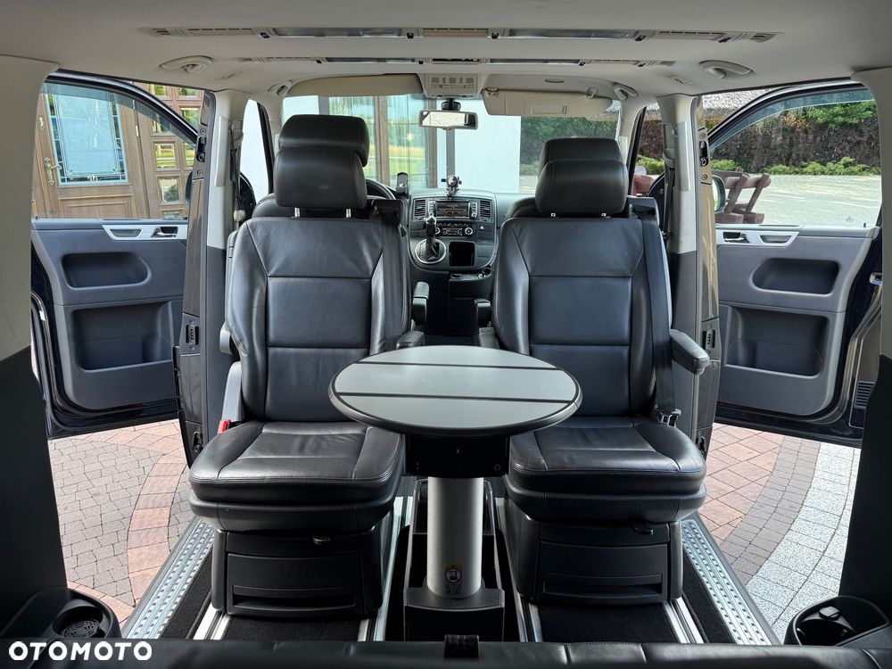 Volkswagen Multivan - 20