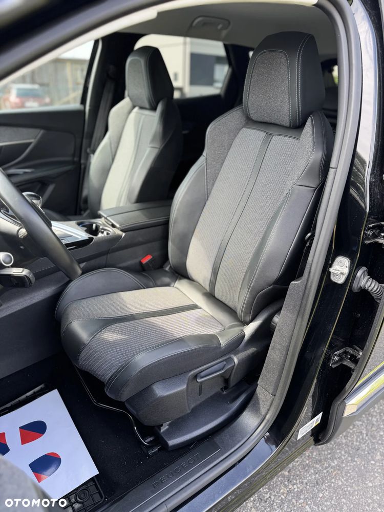 Peugeot 3008 1.2 PureTech Allure S&S - 28