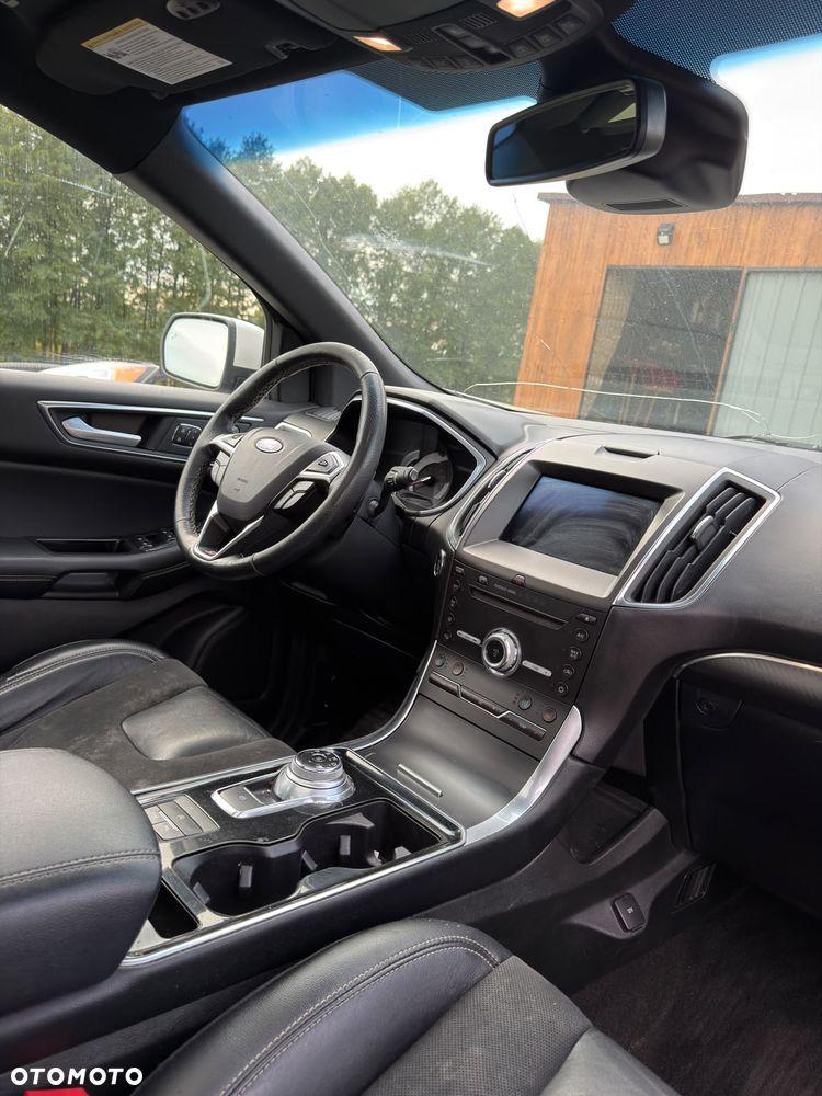 Ford Edge - 32