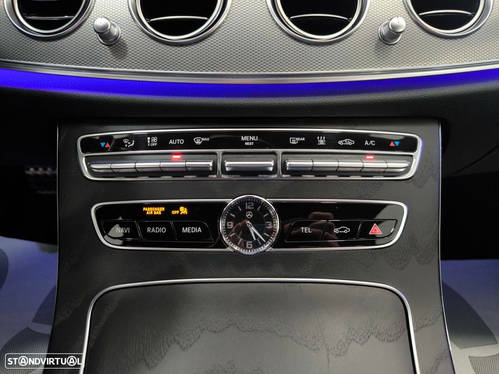 Mercedes-Benz E 300 de AMG Line - 16