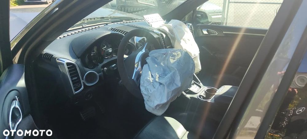 Porsche Cayenne GTS - 8