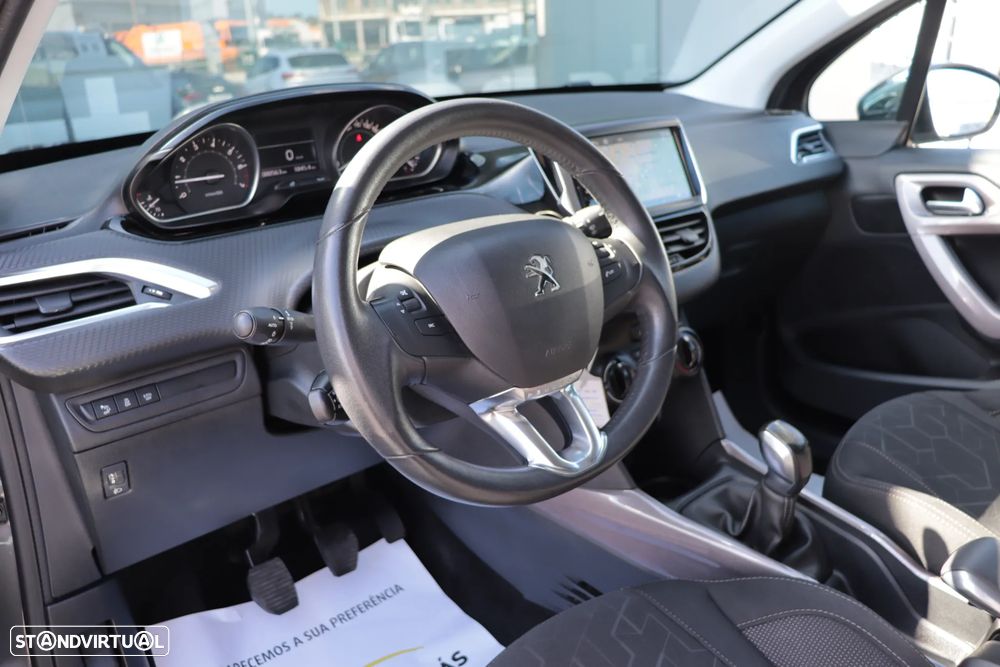 Peugeot 2008 1.2 PureTech Style - 10