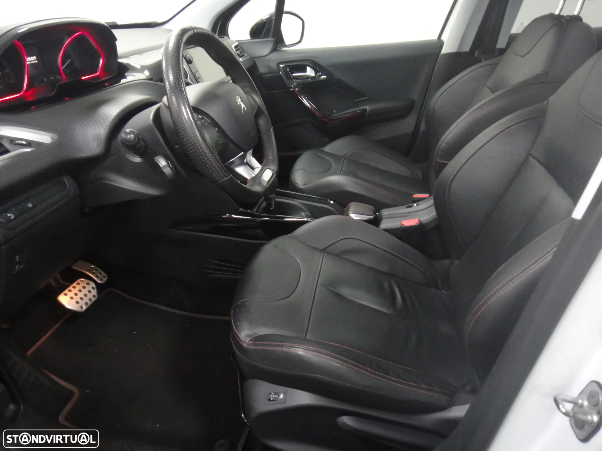 Peugeot 2008 1.2 PureTech GT Line EAT6 - 13
