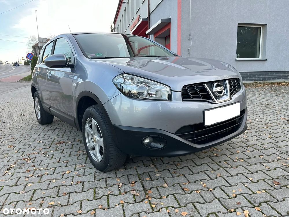 Nissan Qashqai 2.0 4x4 visia - 29