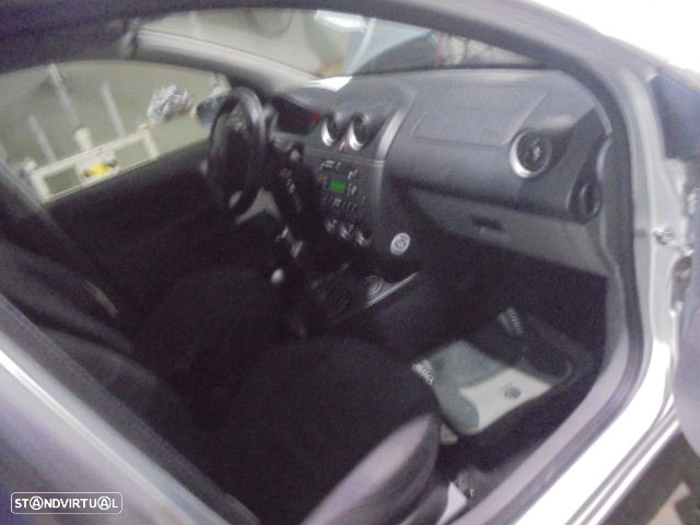 Carro MOT: FUJA FORD FIESTA 5 2003 1.25 75CV 5P CINZA GASOLINA - 4