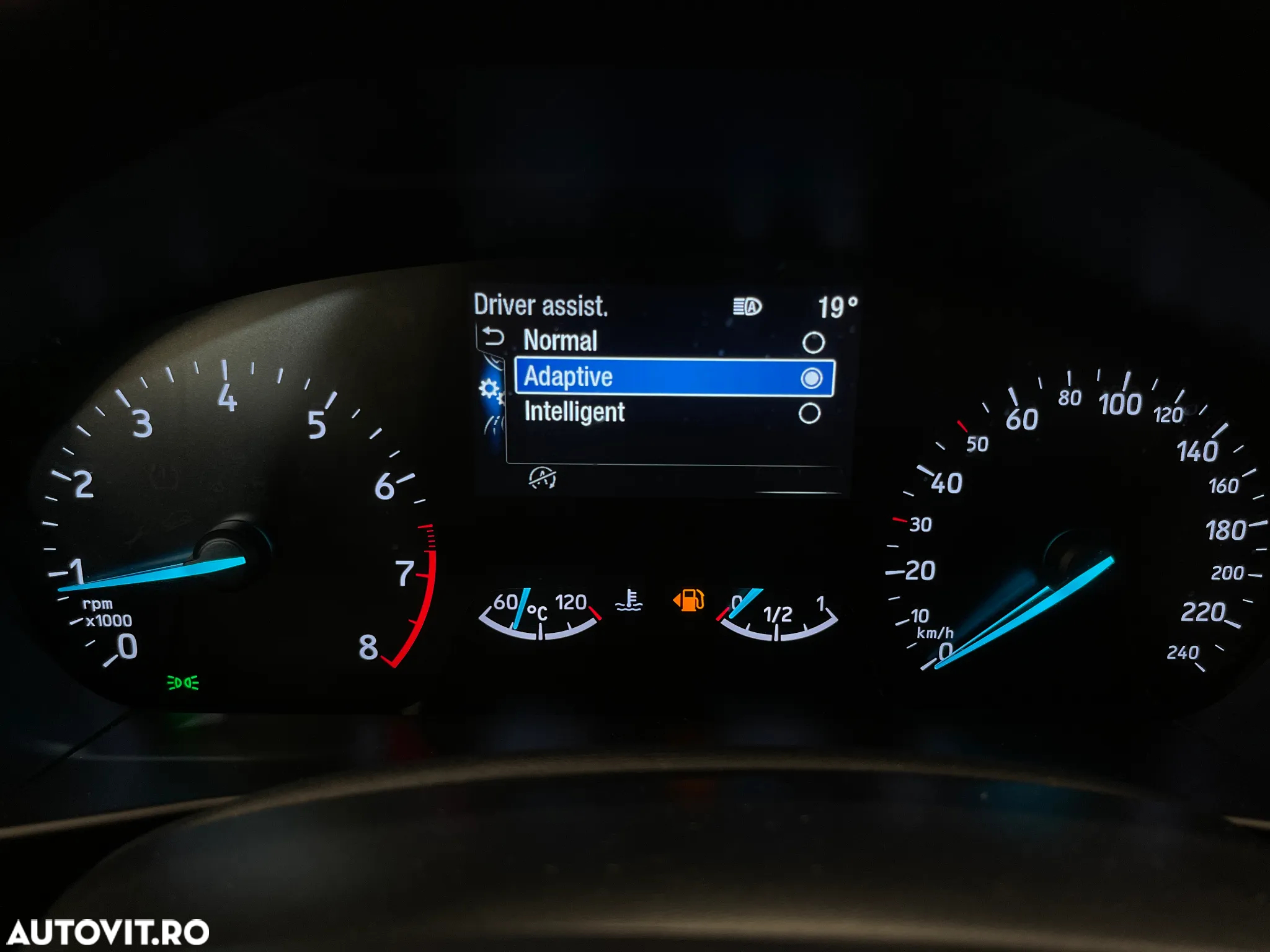 Ford Focus 1.0 EcoBoost Trend Edition - 21