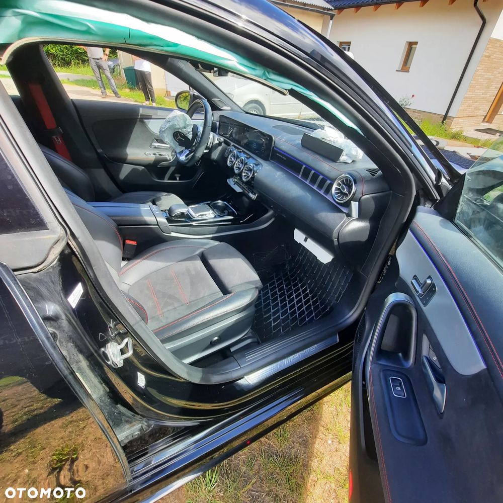 Mercedes-Benz CLA AMG 35 4-Matic 7G-DCT - 26