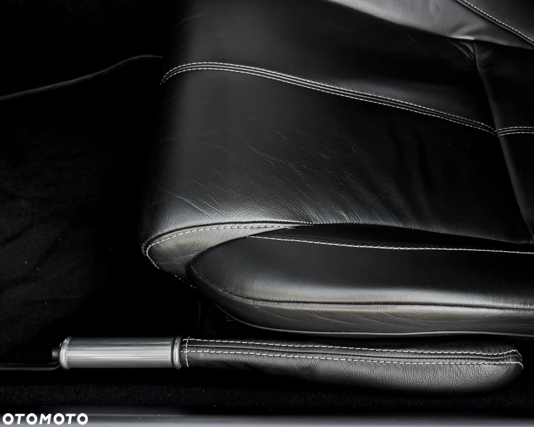 Aston Martin DB9 Touchtronic II - 11