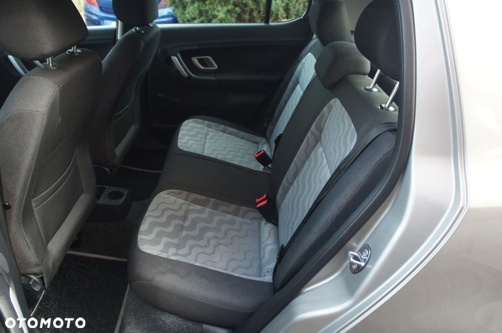 Skoda Fabia 1.2 HTP Ambiente - 22