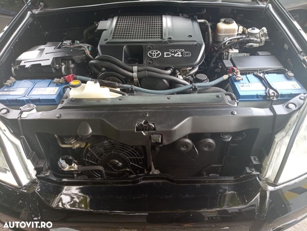 Toyota Land Cruiser - 1