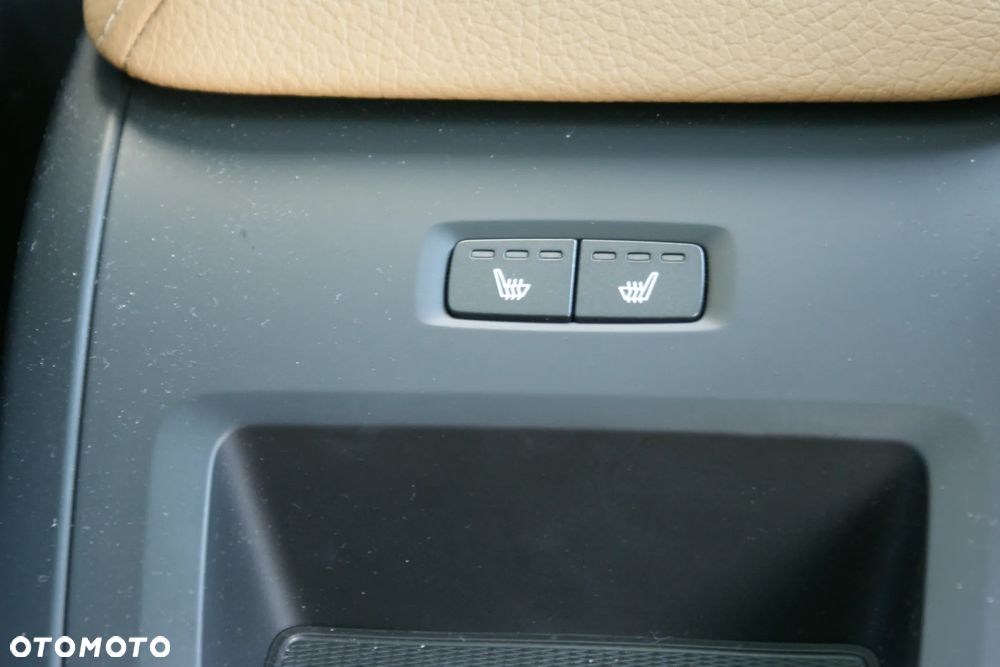 Volvo XC 60 B5 D AWD Geartronic Inscription - 26