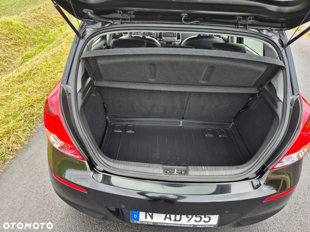 Hyundai i20 1.2 Fifa World Cup Edition - 12