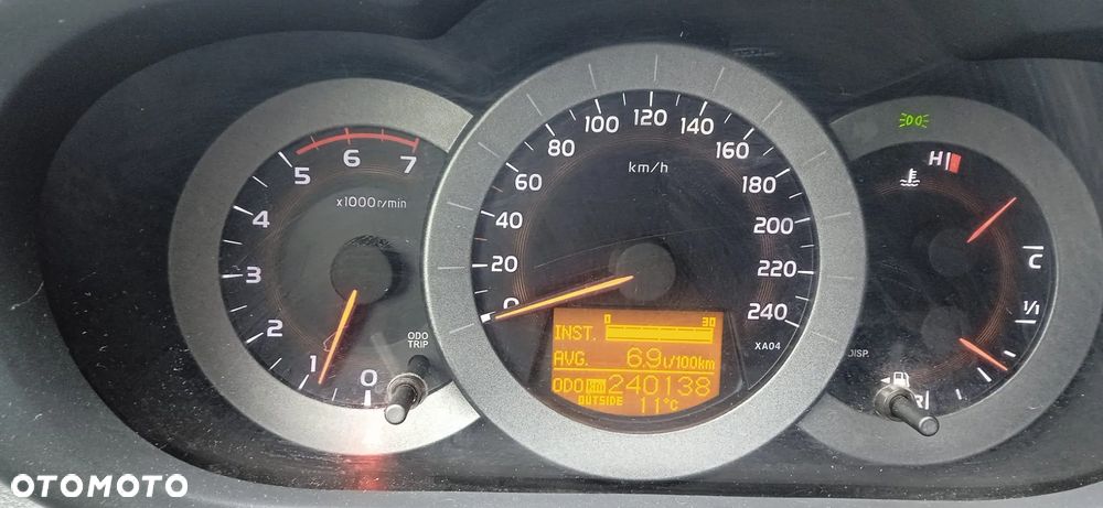 Toyota RAV4 2.2 D-4D 4x4 - 11