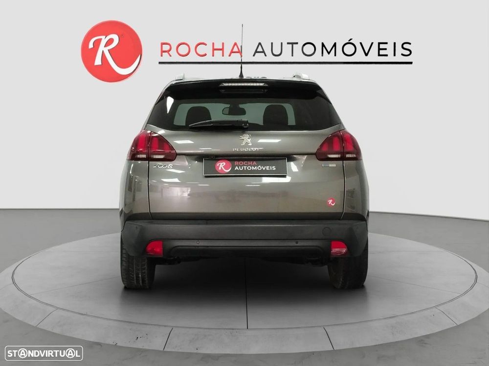 Peugeot 2008 1.2 PureTech Style - 4