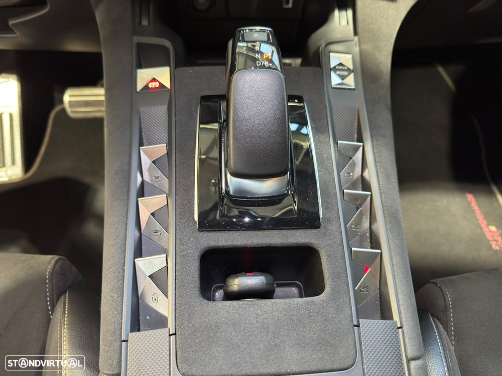 DS DS7 Crossback E-Tense Performance Line EAT8 - 33