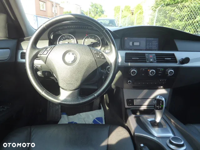 BMW Seria 5 525i Touring Edition Lifestyle - 17
