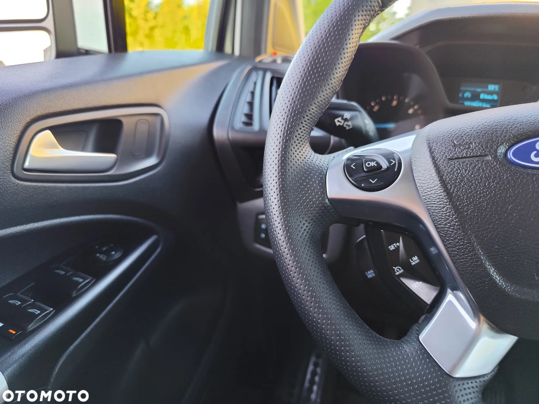 Ford Tourneo Connect Grand - 26