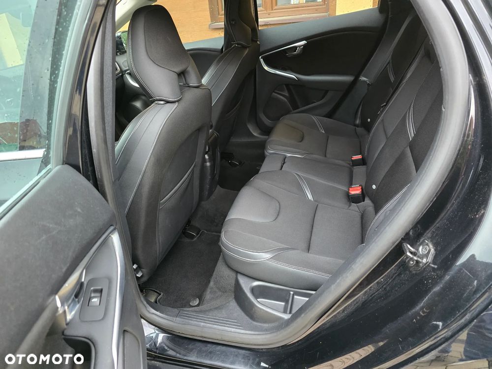 Volvo V40 D2 Momentum - 10