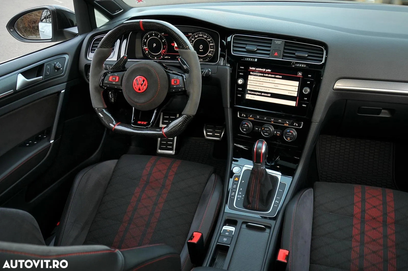 Volkswagen Golf 2.0 TSI DSG GTI Performance - 25