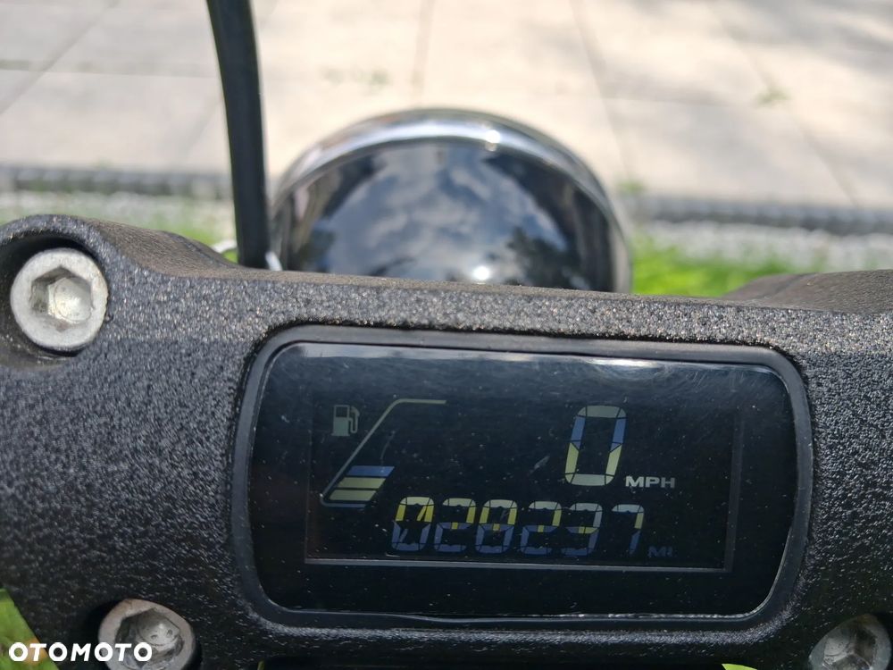 Harley-Davidson Dyna Street Bob - 9