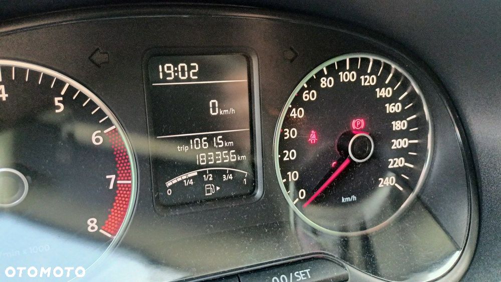 Volkswagen Polo 1.4 16V Trendline - 29