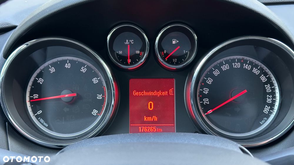 Opel Astra 1.4 Turbo Design Edition - 28