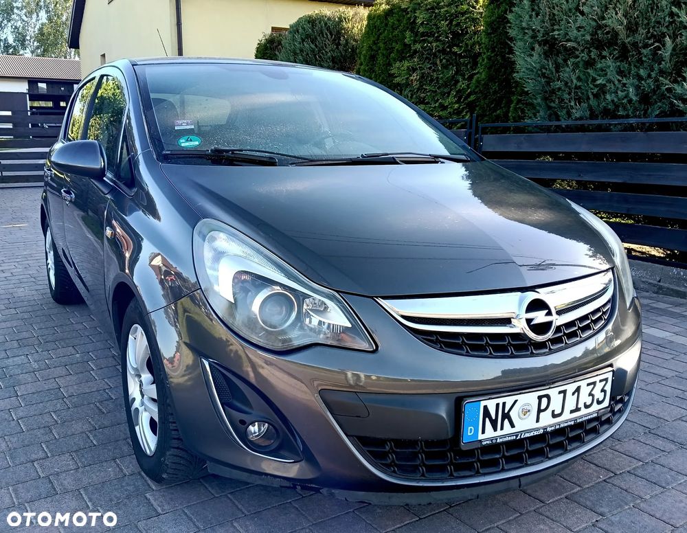 Opel Corsa 1.4 16V Innovation - 2