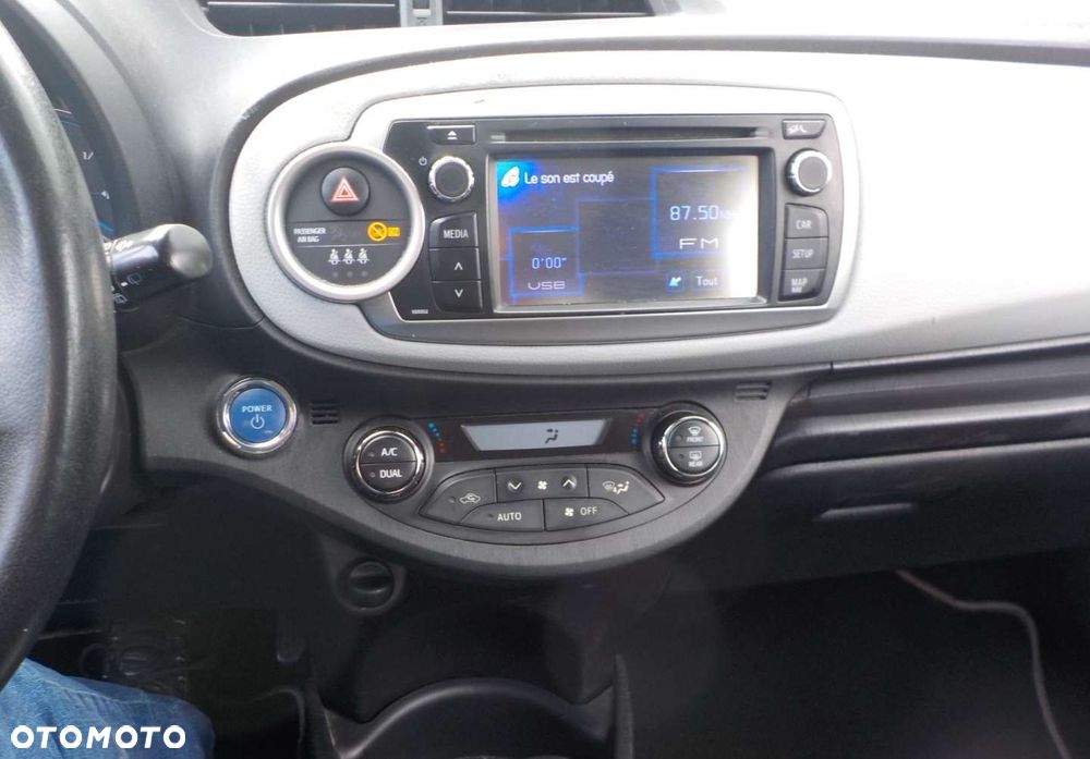 Toyota Yaris Hybrid 100 Dynamic EU6 - 31