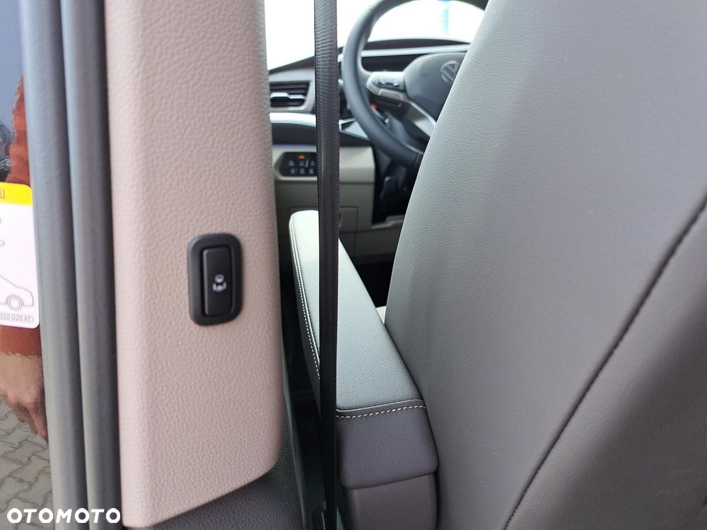 Volkswagen Multivan - 26