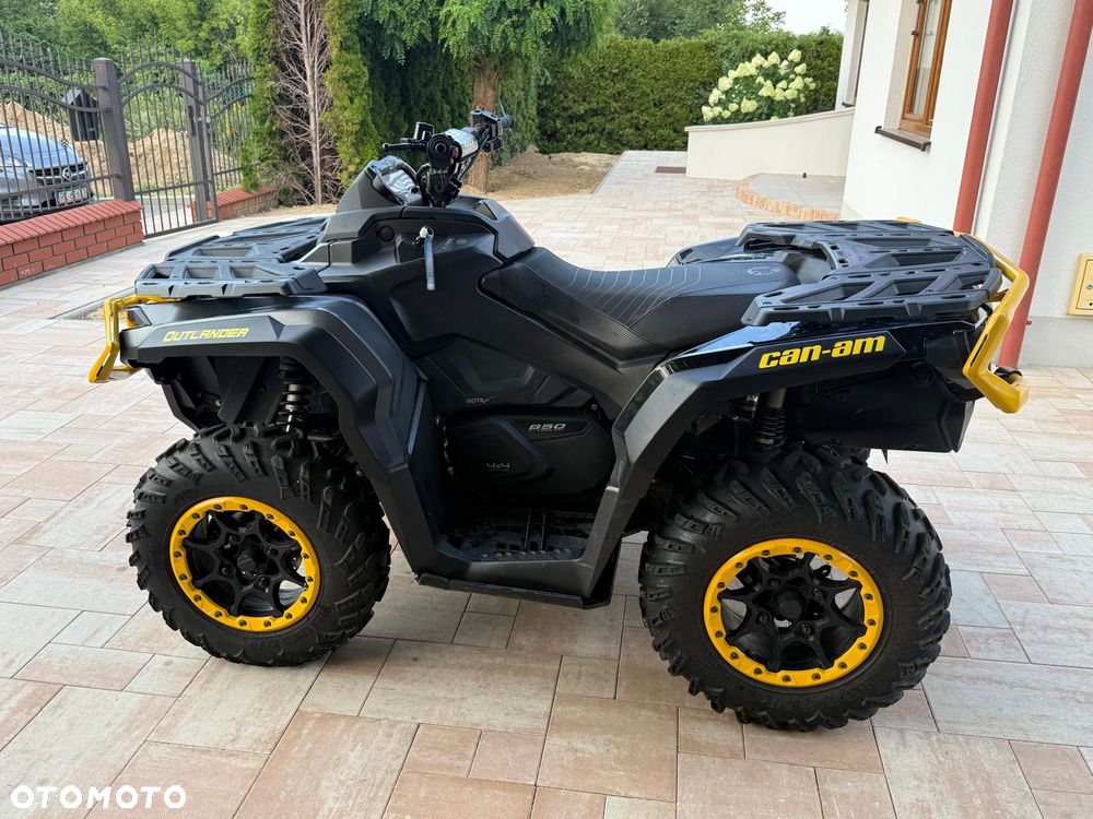 Can-Am Outlander - 2