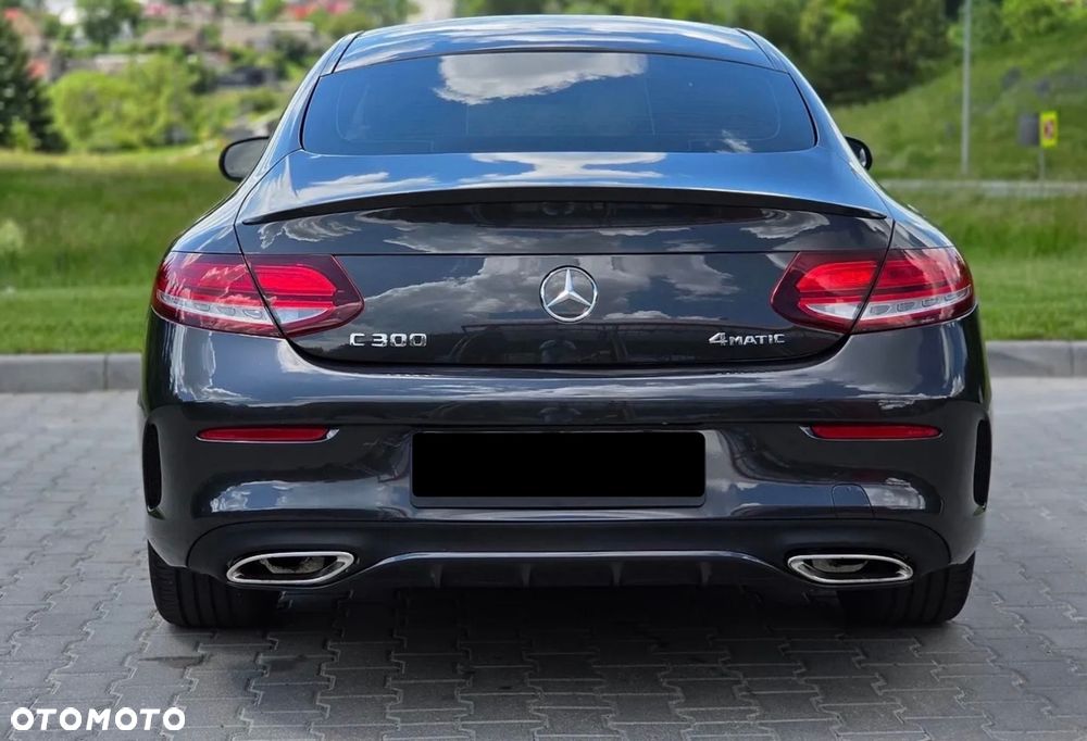Mercedes-Benz Klasa C 300 9G-TRONIC AMG Line - 14
