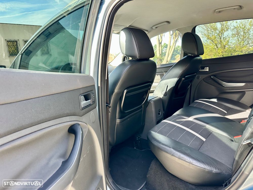 Ford Kuga 2.0 TDCi Titanium - 24