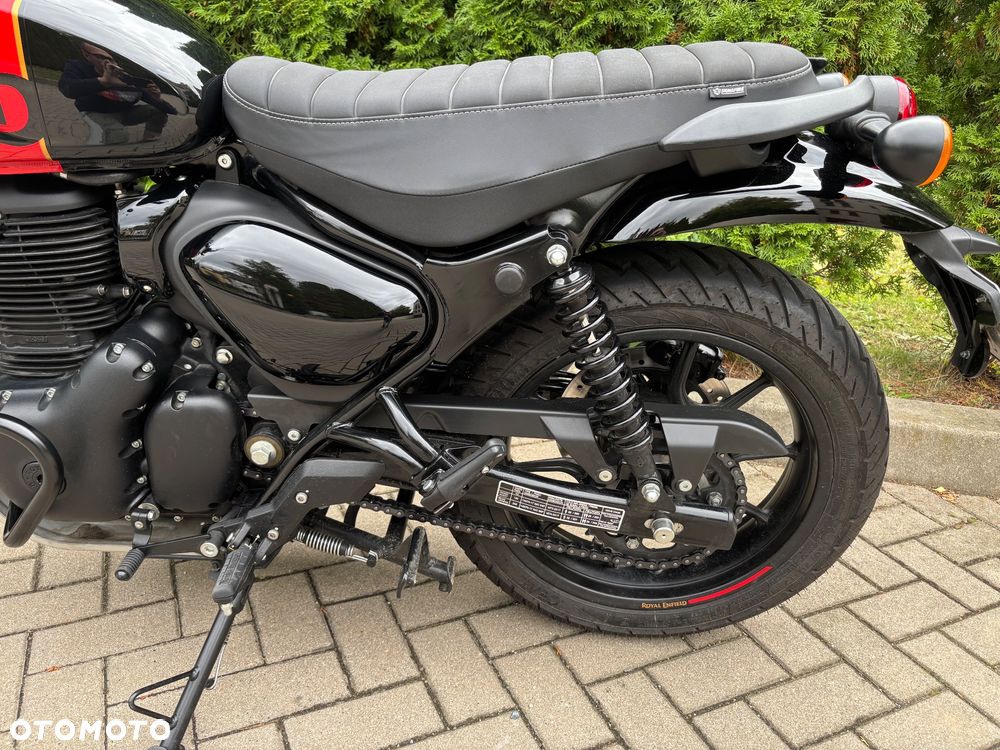 Royal Enfield HNTR - 9