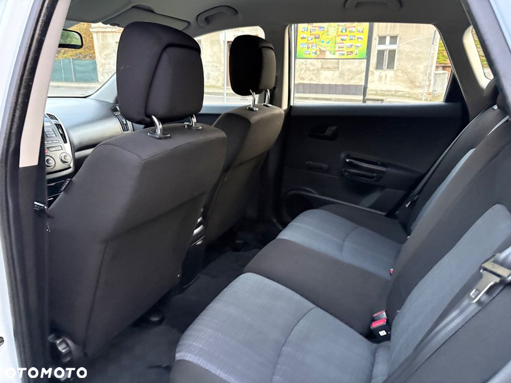 Kia Ceed 1.6 CRDi 90 Spirit - 16