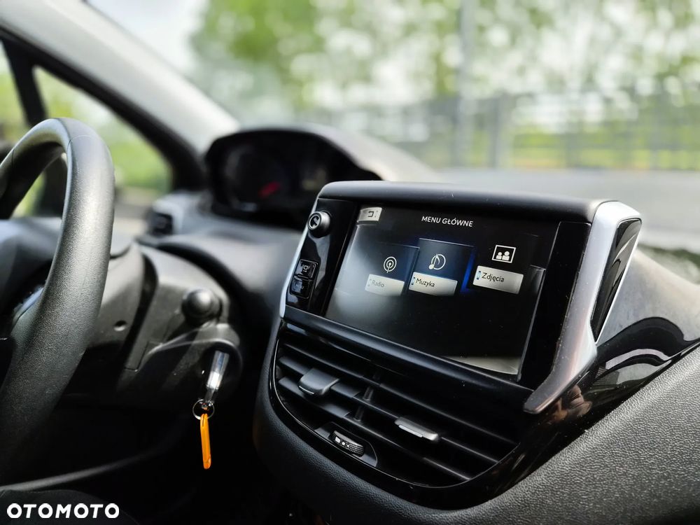 Peugeot 208 - 14