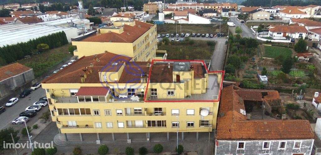 Fantástico apartamento T3, terraço de 115m2, duas garagens individuais - Grande imagem: 2/49