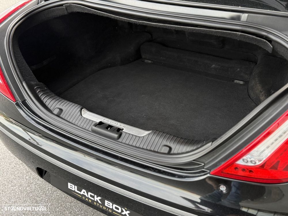 Jaguar XJ 3.0 D V6 Premium Luxury - 29