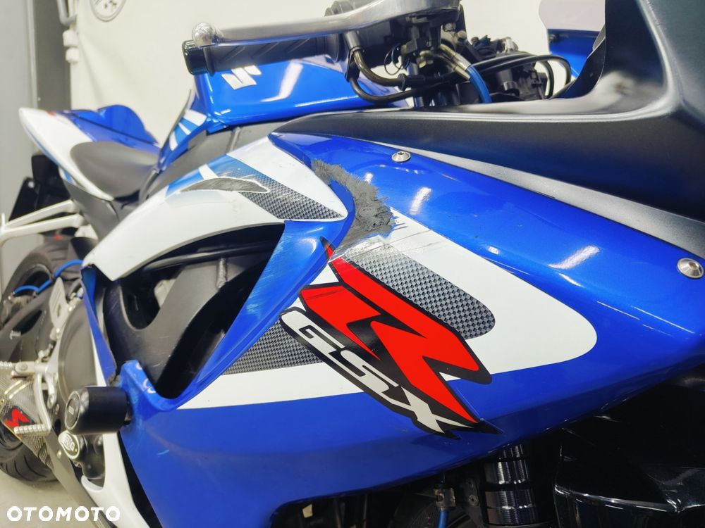 Suzuki GSX-R - 6